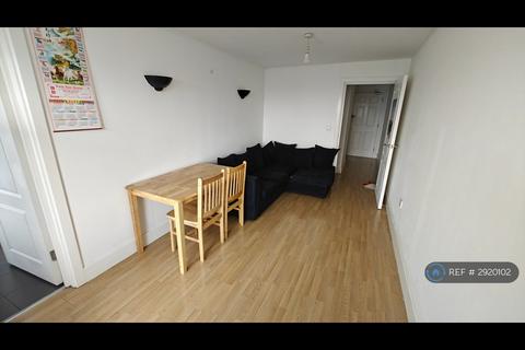 2 bedroom flat to rent, High St, West Drayton, UB7