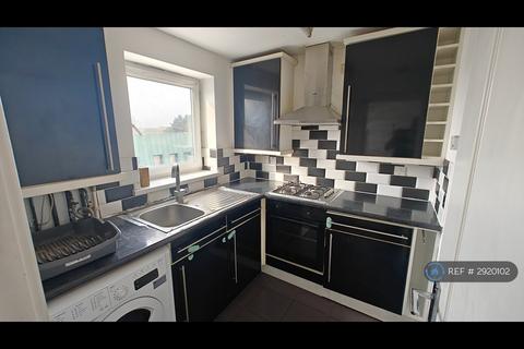 2 bedroom flat to rent, High St, West Drayton, UB7