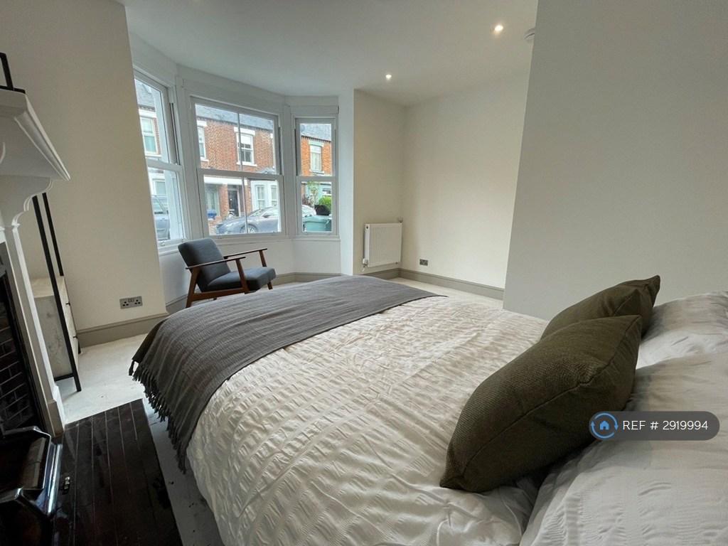 House in Oxford, Oxfordshire - View 2