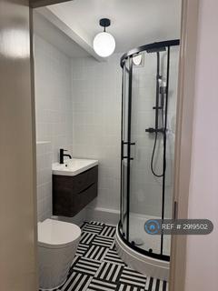 2 bedroom flat to rent, St Marks Road, London, SE25