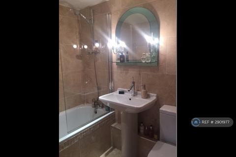 2 bedroom flat to rent, Mayflower House, Rochester, ME1