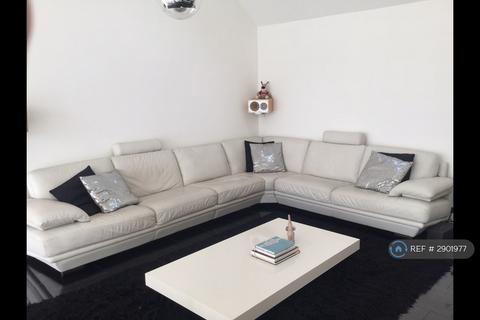 2 bedroom flat to rent, Mayflower House, Rochester, ME1