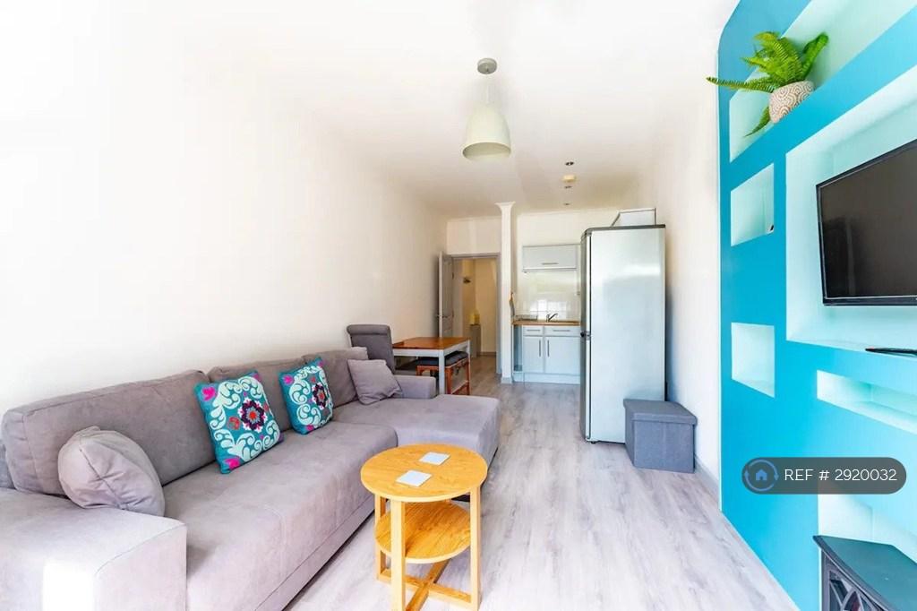 2 bedroom maisonette to rent