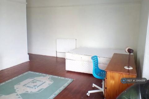 4 bedroom flat to rent, Cranworth St, Glasgow, G12