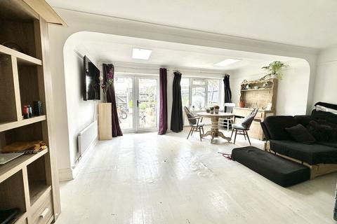 3 bedroom terraced house for sale, Eleanor Avenue, Epsom