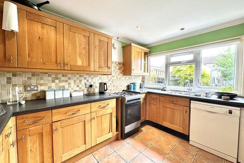 3 bedroom terraced house for sale, Eleanor Avenue, Epsom