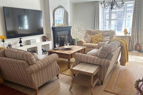 3 bedroom terraced house for sale, Stanhope Street, Abergavenny