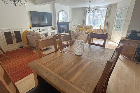 3 bedroom terraced house for sale, Stanhope Street, Abergavenny