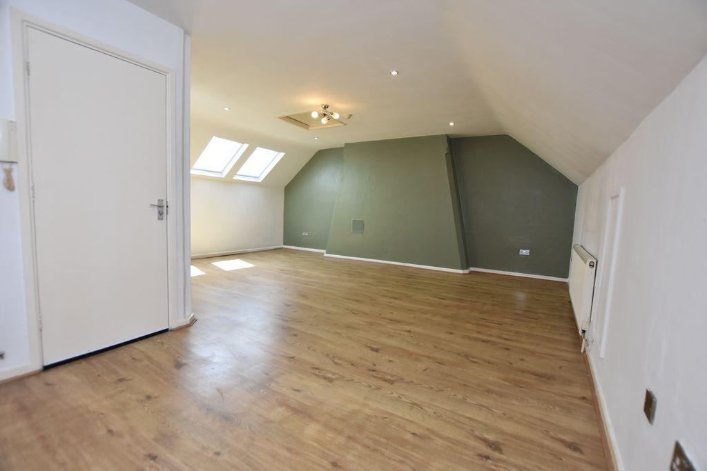 Apartment in Nottingham, Mapperley Park - View 3