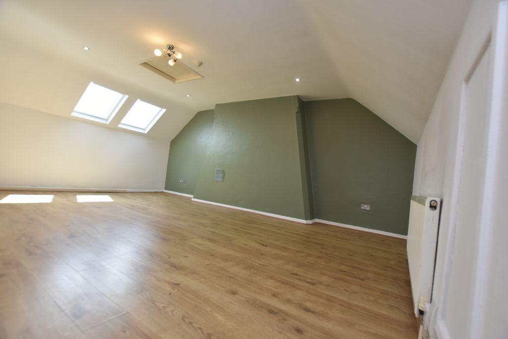 Apartment in Nottingham, Mapperley Park - View 4