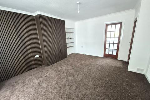 3 bedroom semi-detached house to rent, Edgware Road, Birmingham B23