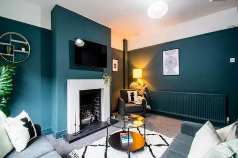 1 bedroom in a house share to rent - View 2