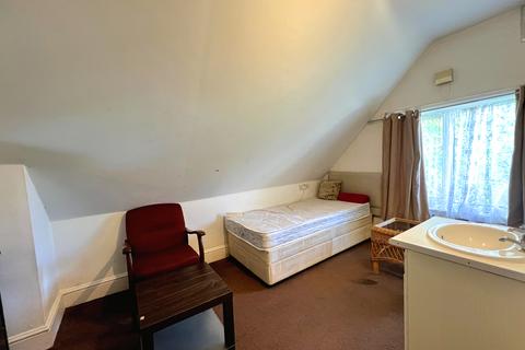 1 bed house for rent in Alexandra Road, Farnborough GU14