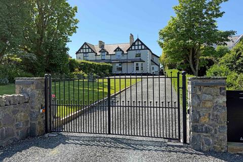 undefined, Bull Bay, Amlwch, Isle of Anglesey, LL68