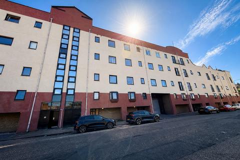 3 bedroom apartment to rent