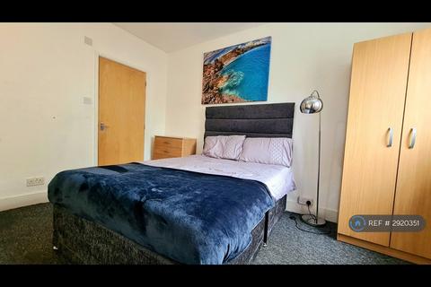 1 bedroom in a house share to rent, Cambridge Street, Luton, LU1