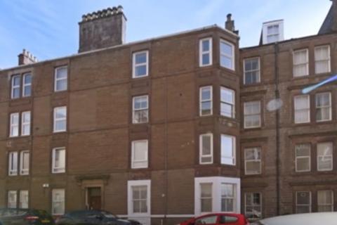3 bedroom flat to rent, Gowrie Street, Dundee DD2