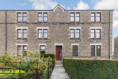 3 bedroom flat to rent, Abbotsford Place, Dundee DD2