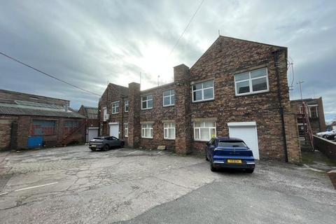 Warehouse to rent, High St Stoke On Trent ST6 5PD