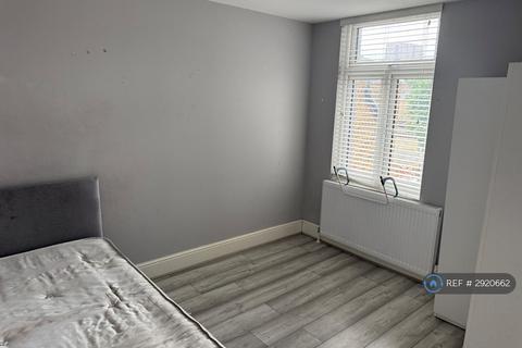 1 bedroom in a house share to rent, Outram Road, London, E6