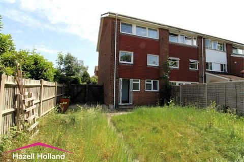 4 bedroom terraced house for sale, Cyclamen Road, Swanley