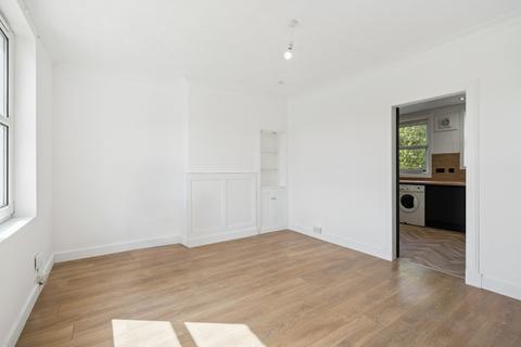 4 bedroom terraced house to rent, Loanfoot Gardens, Plean, Stirling, Stirlingshire, FK7 8BY
