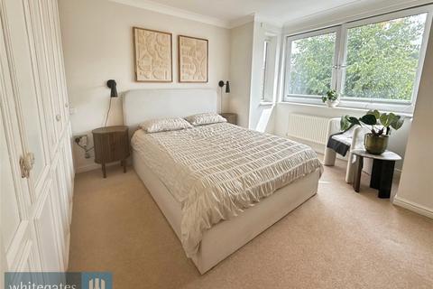 4 bedroom detached house for sale, Stone Row Court, Tankersley, S75