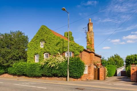 4 bedroom detached house for sale, High Street, Coningsby, LN4