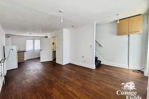 2 bedroom end of terrace house to rent, Eastern Avenue, Waltham Cross, EN8