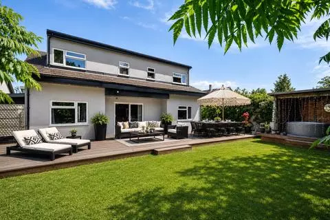 4 bedroom detached house for sale, Old Windsor