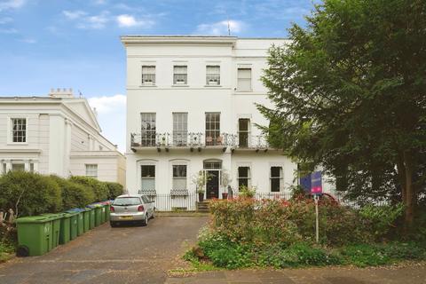 2 bedroom flat for sale, Pittville Lawn, Gloucestershire, GL52
