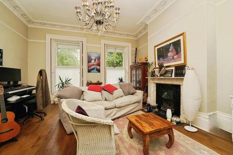2 bedroom flat for sale, Pittville Lawn, Gloucestershire, GL52