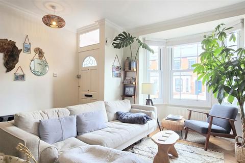 3 bedroom terraced house to rent, Newport Road, Reading