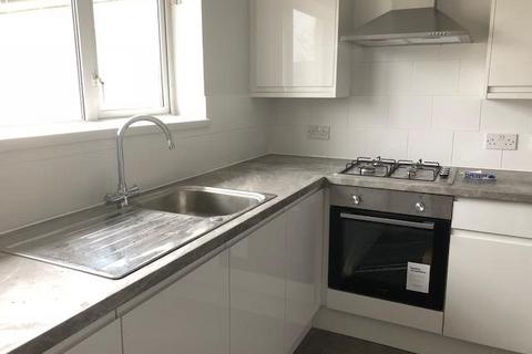 2 bedroom flat to rent, Aberford Road, Baguley