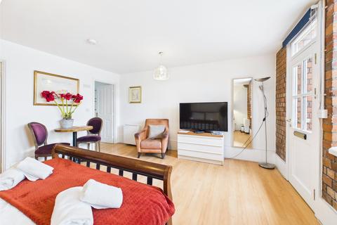undefined, Cheapside, Stroud, Gloucestershire, GL5