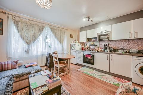 1 bedroom flat for sale, Cannock Court, Walthamstow, London, E17