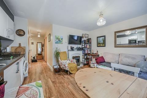 1 bedroom flat for sale, Cannock Court, Walthamstow, London, E17