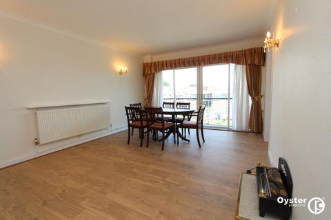 3 bedroom flat to rent, Dene Court, Stanmore HA7