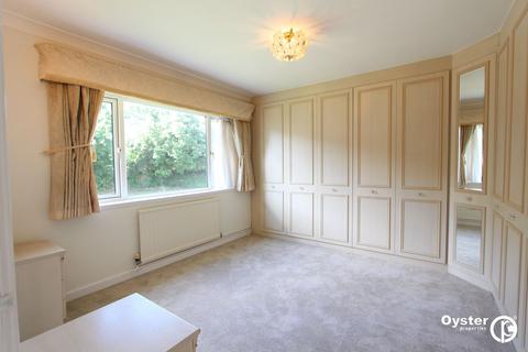 3 bedroom flat to rent, Dene Court, Stanmore HA7