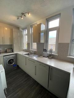 3 bedroom flat to rent, 37A Strathmartine Road, Dundee DD3