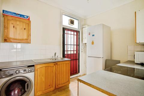1 bedroom flat for sale, Church Street, Dagenham, Essex, RM10