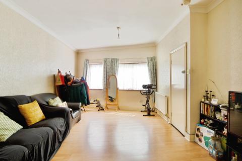 1 bedroom flat for sale, Church Street, Dagenham, Essex, RM10