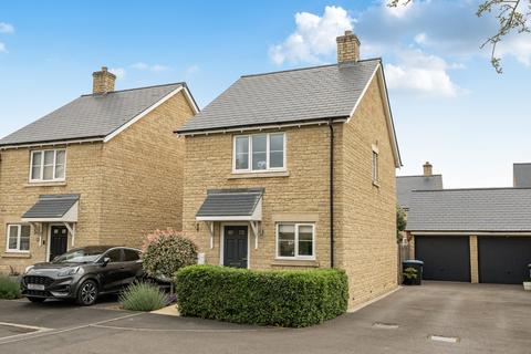 3 bedroom link detached house for sale, Carmello Close, Carterton, Oxfordshire, OX18