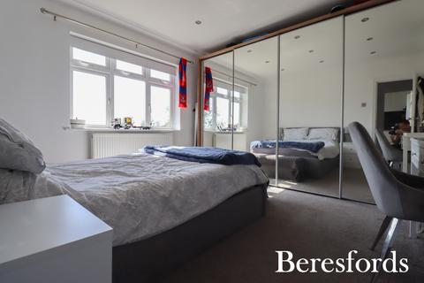 2 bedroom apartment for sale, Grove Court, The Grove, RM14