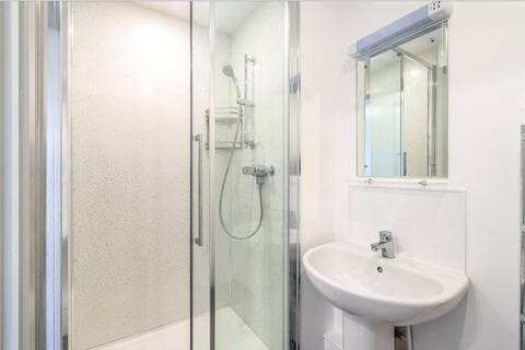 1 bedroom in a house share to rent, Halls, 151 Fawcett Road, Southsea, PO4