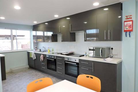 1 bedroom in a house share to rent, Halls, 151 Fawcett Road, Southsea, PO4