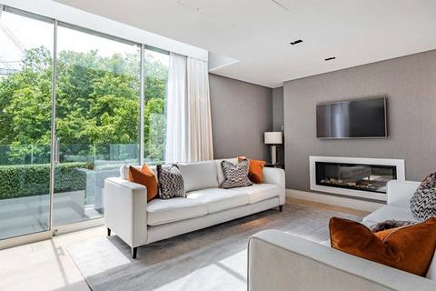 2 bedroom apartment to rent, Green Street, London, W1K
