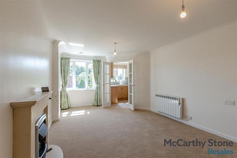 2 bedroom apartment for sale, High Street South, Rushden, Northamptonshire, NN10 0FR