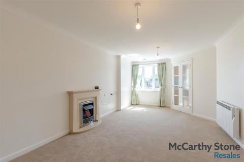 2 bedroom apartment for sale, High Street South, Rushden, Northamptonshire, NN10 0FR