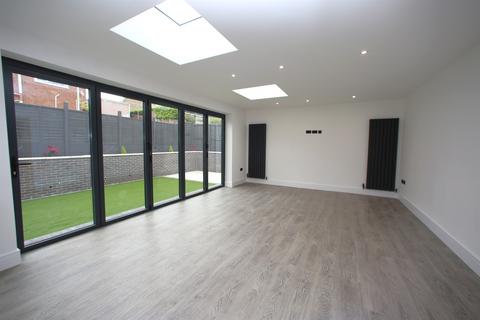 3 bedroom detached bungalow for sale, Templegate Rise, Leeds